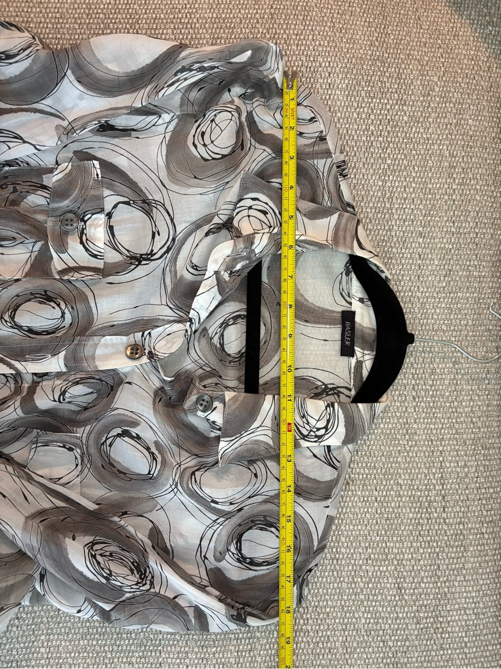 Basler Black & White Abstract Circle Button-Up Blouse - Picture 7 of 7